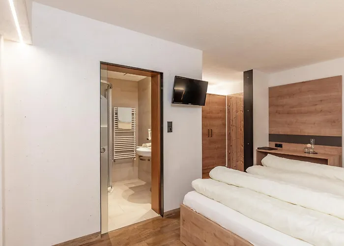 Haus Manfred בית הארחה 4*