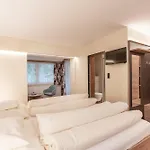 曼弗雷德酒店 4*